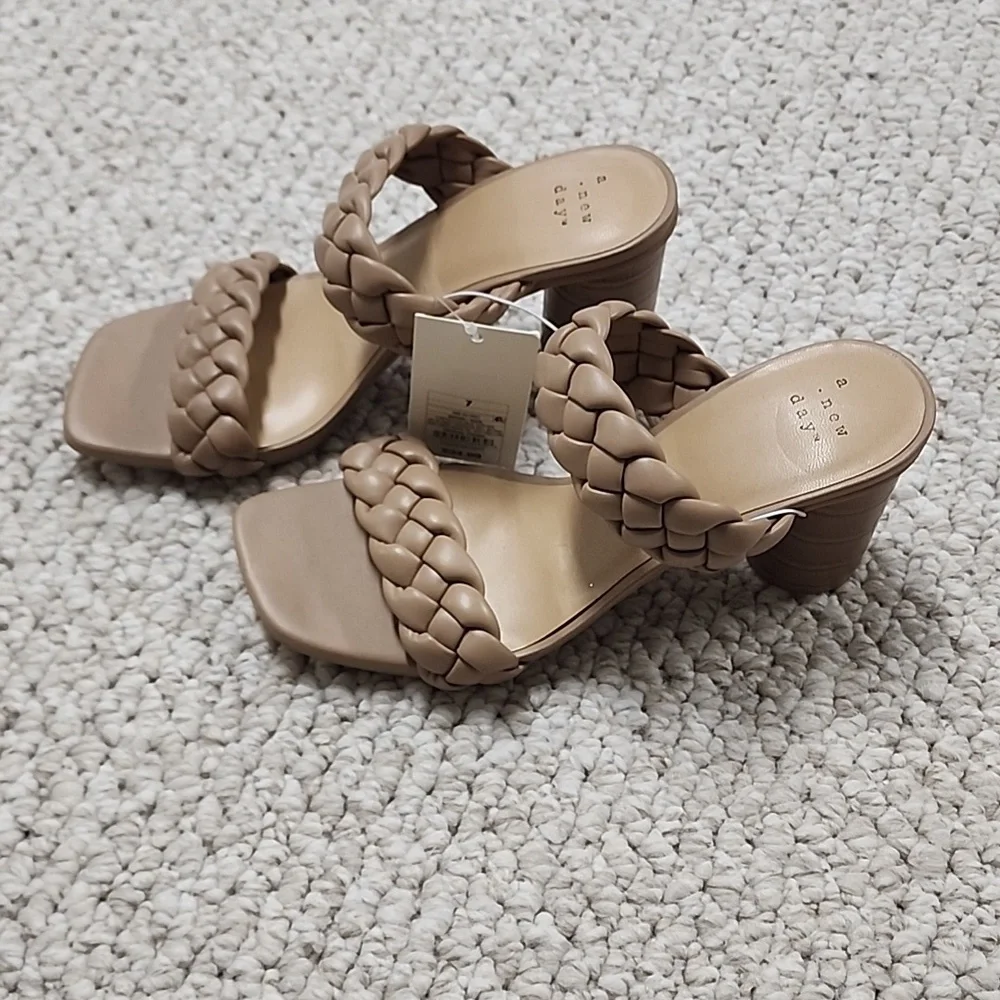 Basil Braided Heels - Picture 4 of 7